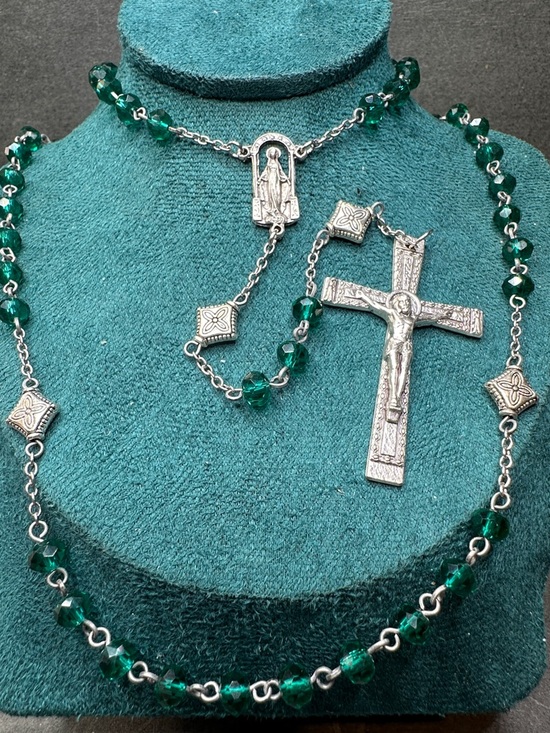 Jewelry - Creazioni Falasco Silver Crucifix Rosary Necklace with Emerald Green Beads